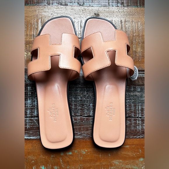 ❌SOLD❌ NWT - Authentic Hermes Oran Sandals 35.5 in Granite Rose - Picture 11 of 12